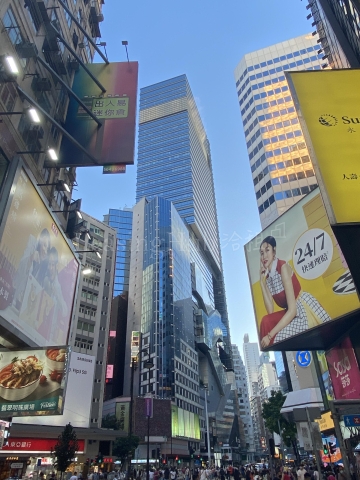 'Bread wars' boost traffic in Causeway Bay