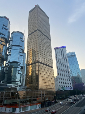 遠東金融中心全層叫價1.94億 削28%