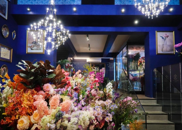 Ranked #1 in Hong Kong Best Luxury Florist - Grace & Favour HK has opened a prime location on Lee Tung Avenue