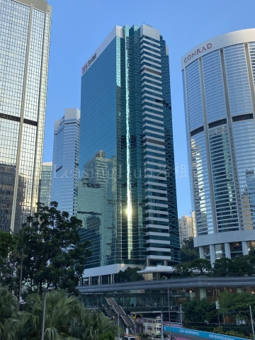 Pacific Place's occupancy rate remained at 96 percent, rents fell by 14 percent